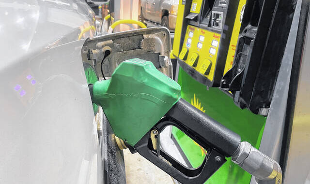 Read more about the article Gasoline prices expected to drop leading into holiday season